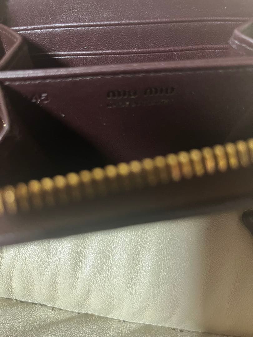 MIU MIU ダークブラウン ケース