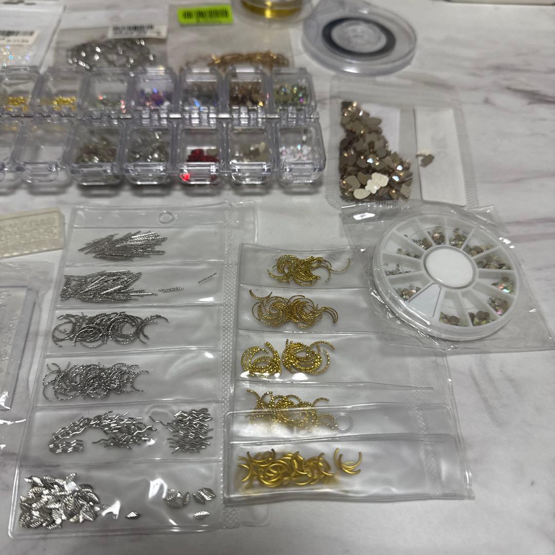 ネイル　パーツ　まとめ売り　ジェルネイル　ライト　ストーン　デコパーツ