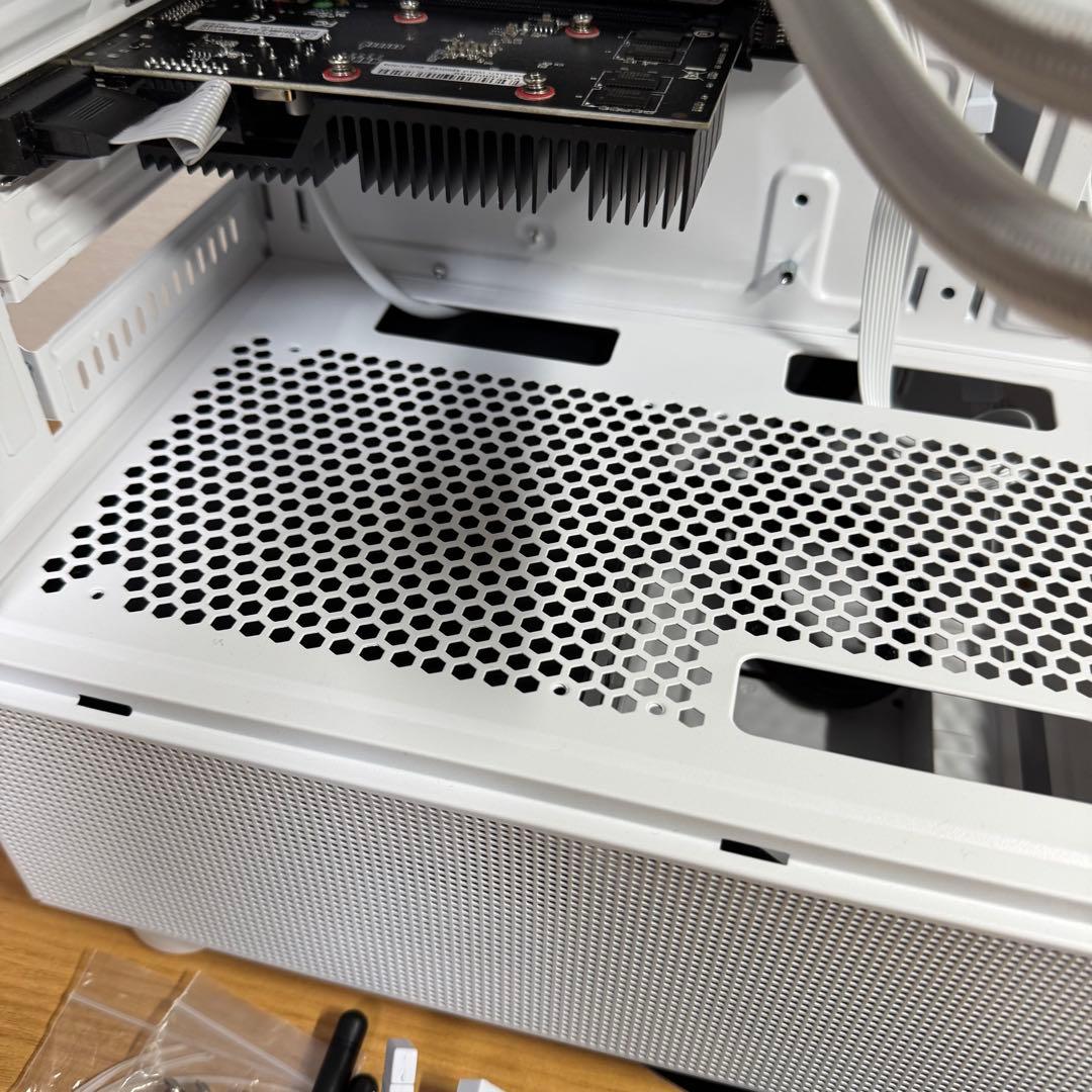 渡*か様 自作PC Ryzen 3950X/64GB/簡易水冷/ITX/白ケース