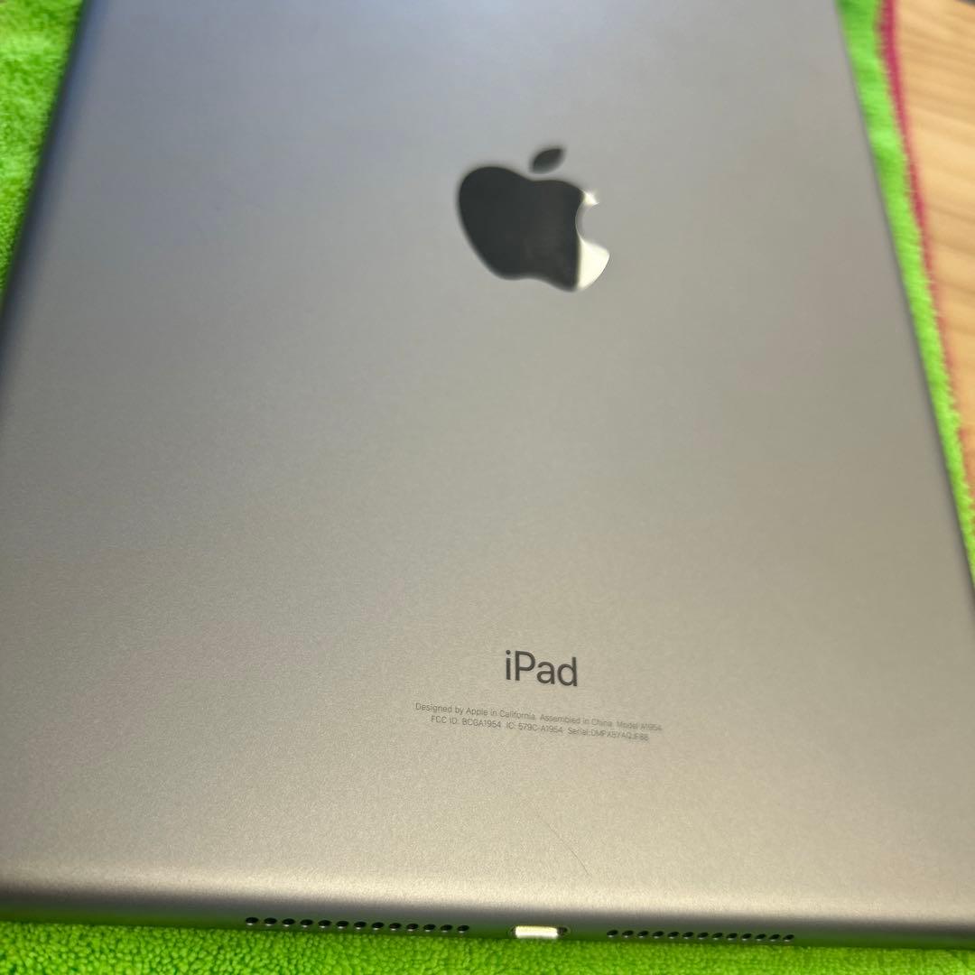iPad モデルA1954 第6世代　2018年