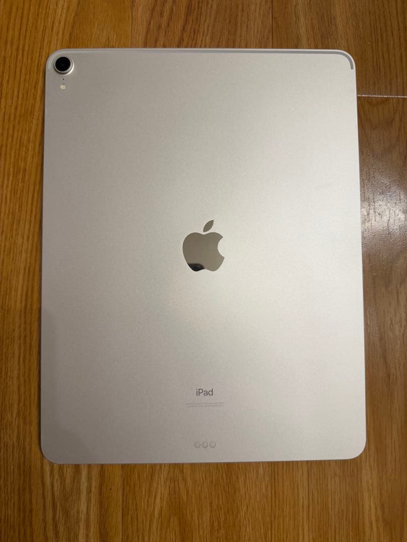 エマ　iPad Pro 12.9インチ (第3世代) ☆付属品あり☆
