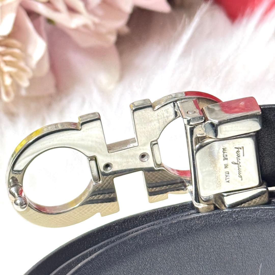 サルヴァトーレフェラガモ ダブルガンチーニ バックル レザー細ベルト アイボリー