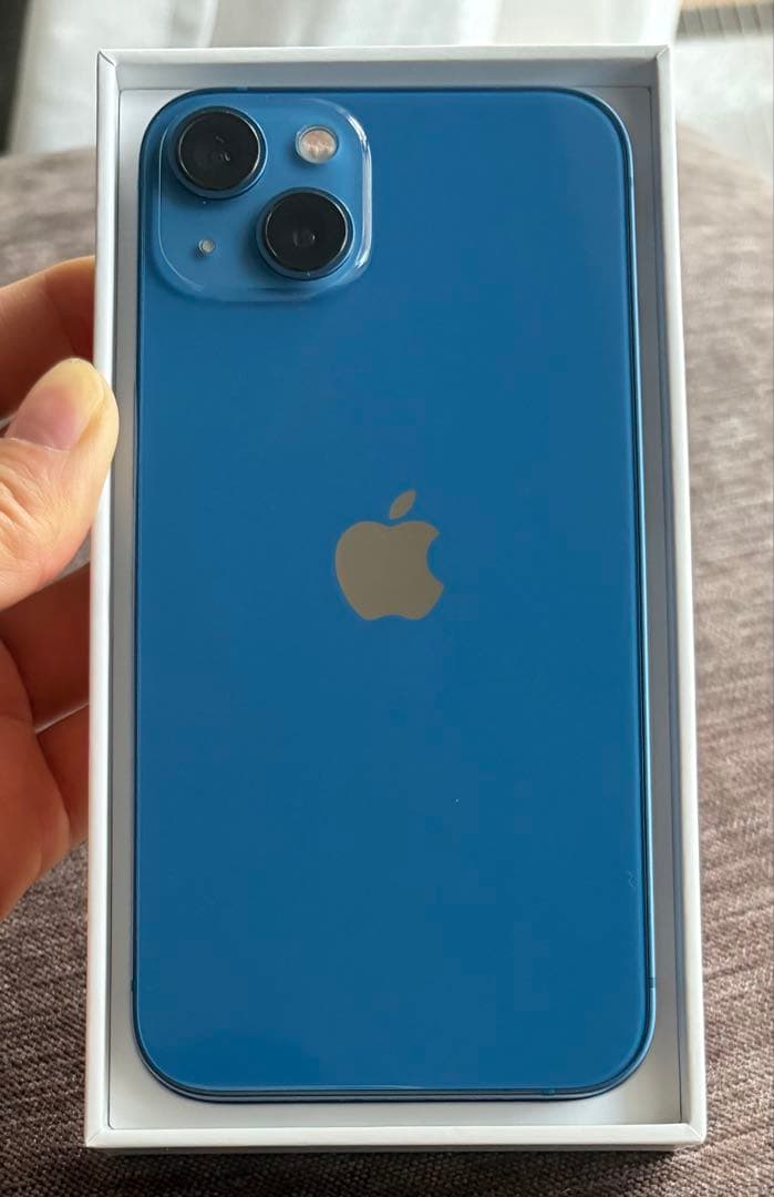 【美品】iPhone13 ブルー 本体 Apple
