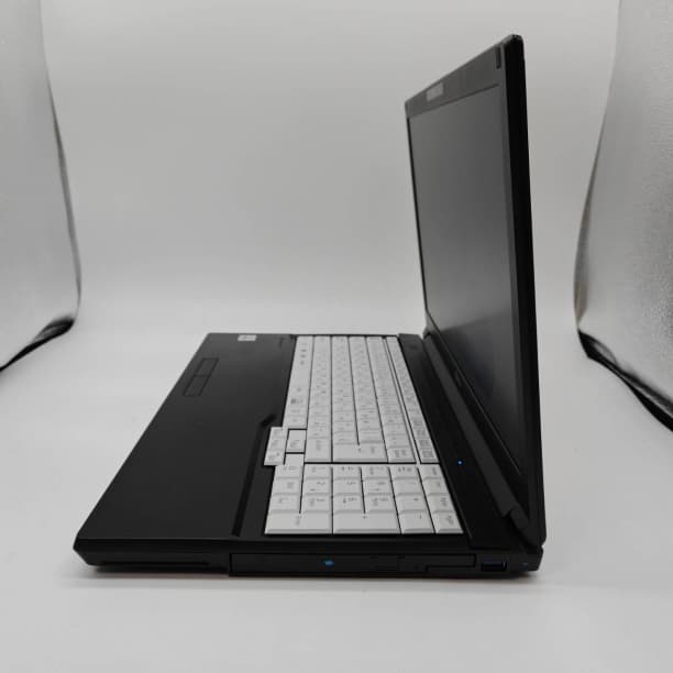 第10世代 i5 バッテリ◎ 15 富士通 32GB SSD2TB オフィス