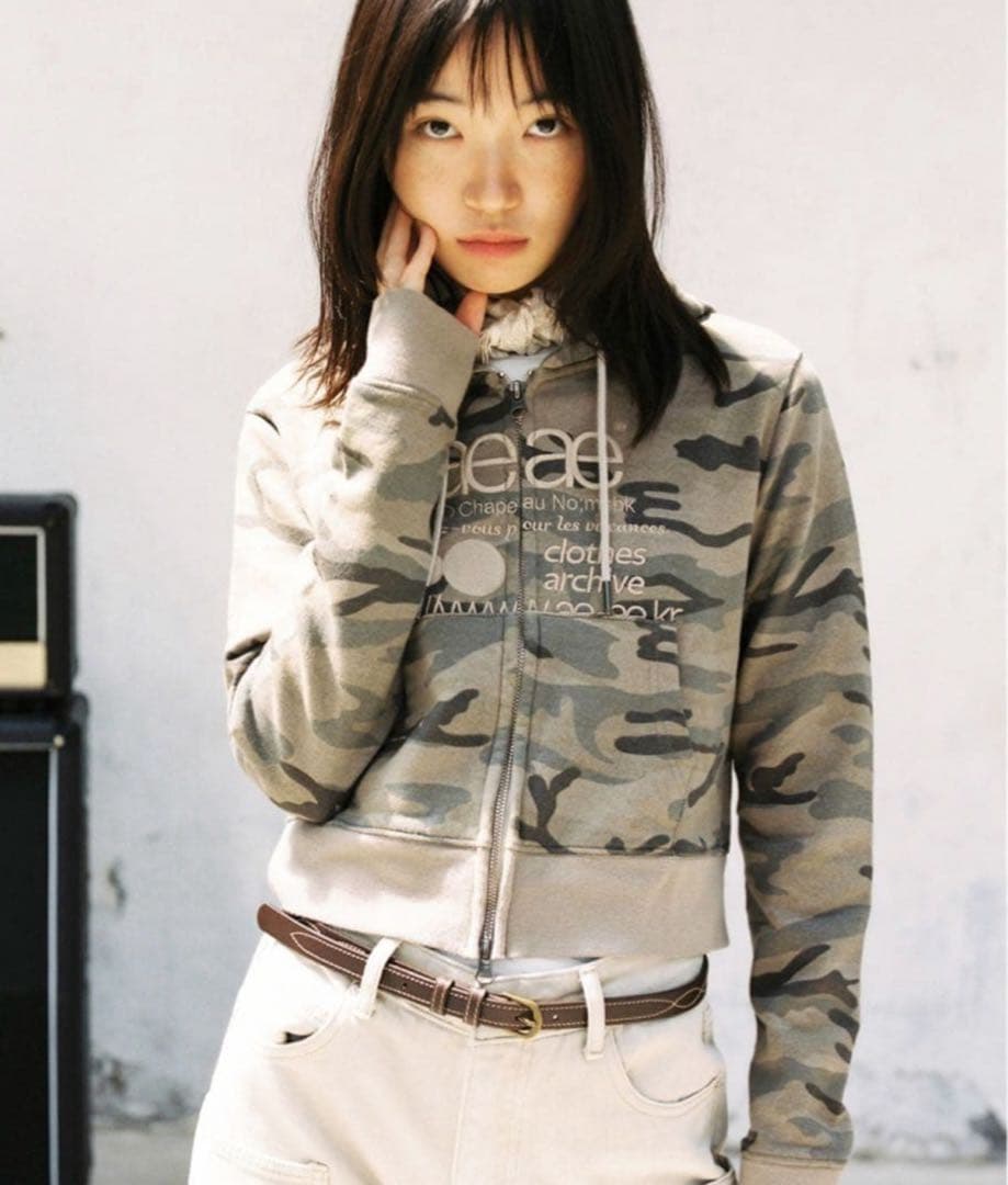 aeae 迷彩 クロップドパーカー