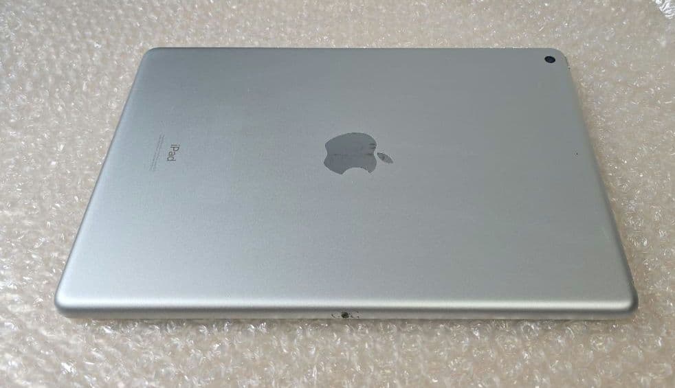 ゆ*う様 iPad 8◼️第8世代◼️Wi-Fi版◼️バッテリー良品◼️58