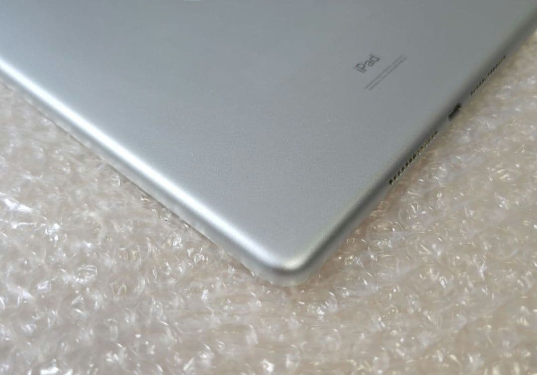 ゆ*う様 iPad 8◼️第8世代◼️Wi-Fi版◼️バッテリー良品◼️58