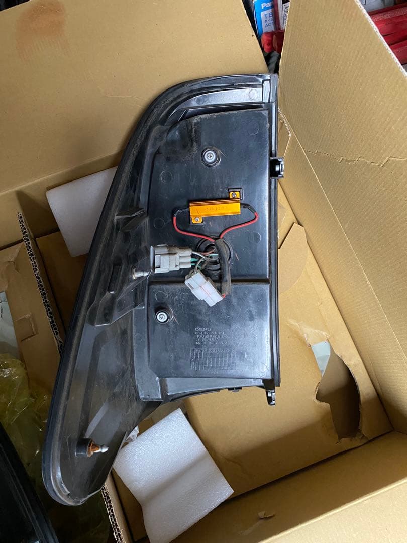 大*希様 トヨタ ハイラックス スモークシーケンシャルLEDテールランプ