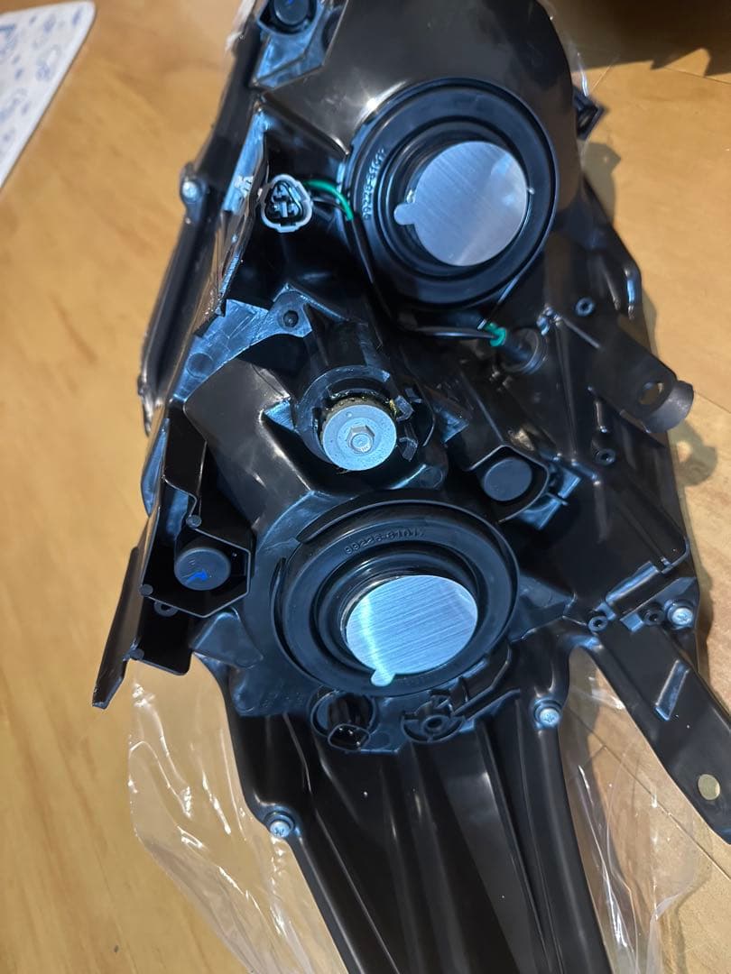 ZVW30 プリウス30 ヘッドライト