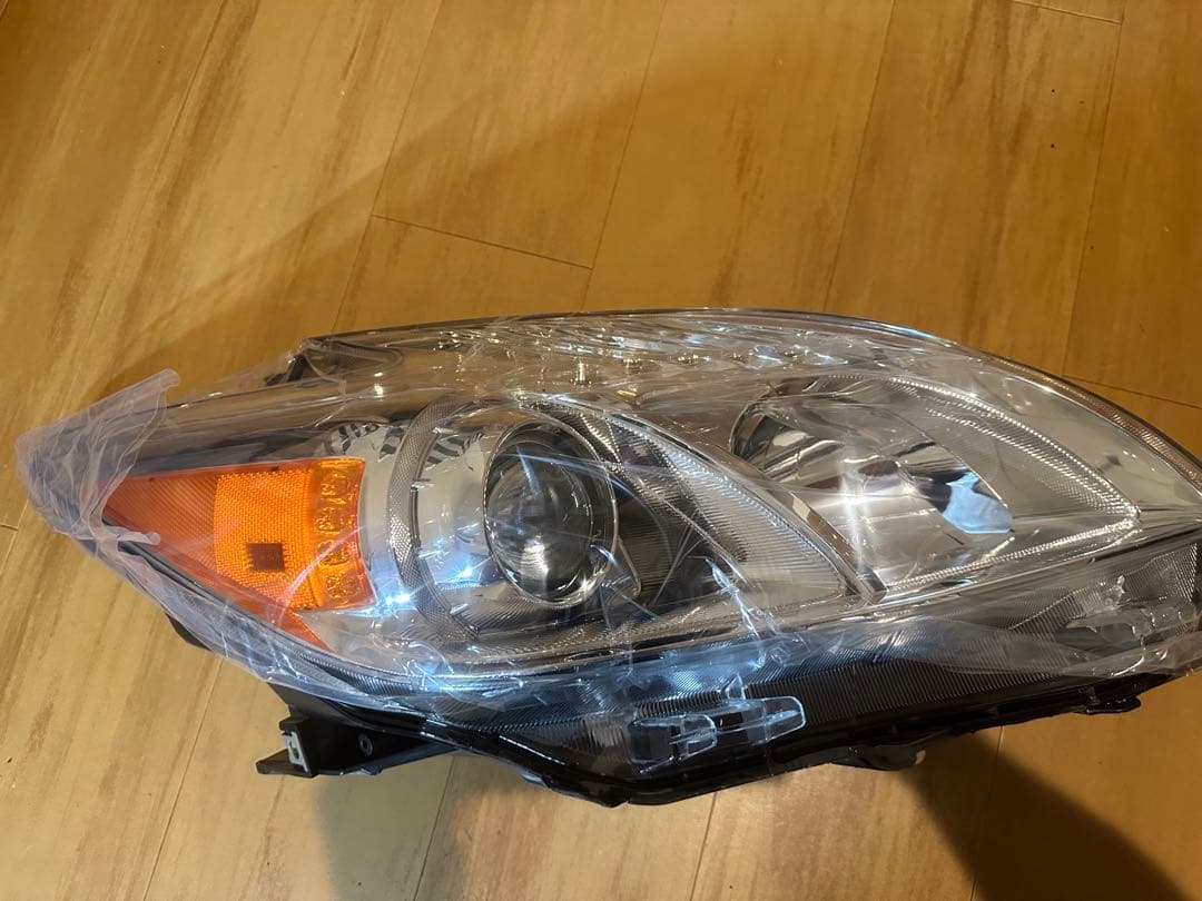 ZVW30 プリウス30 ヘッドライト