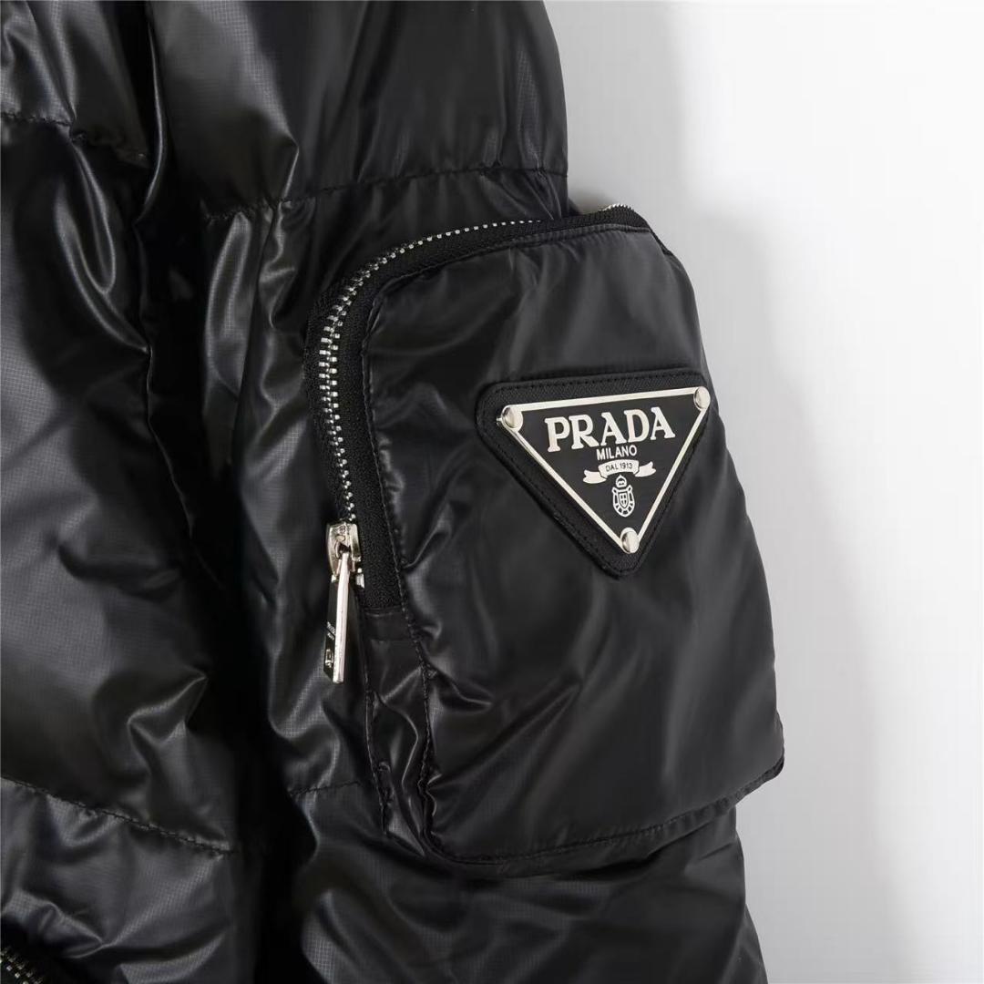 PRADAブラックダウンジャケット ショート丈