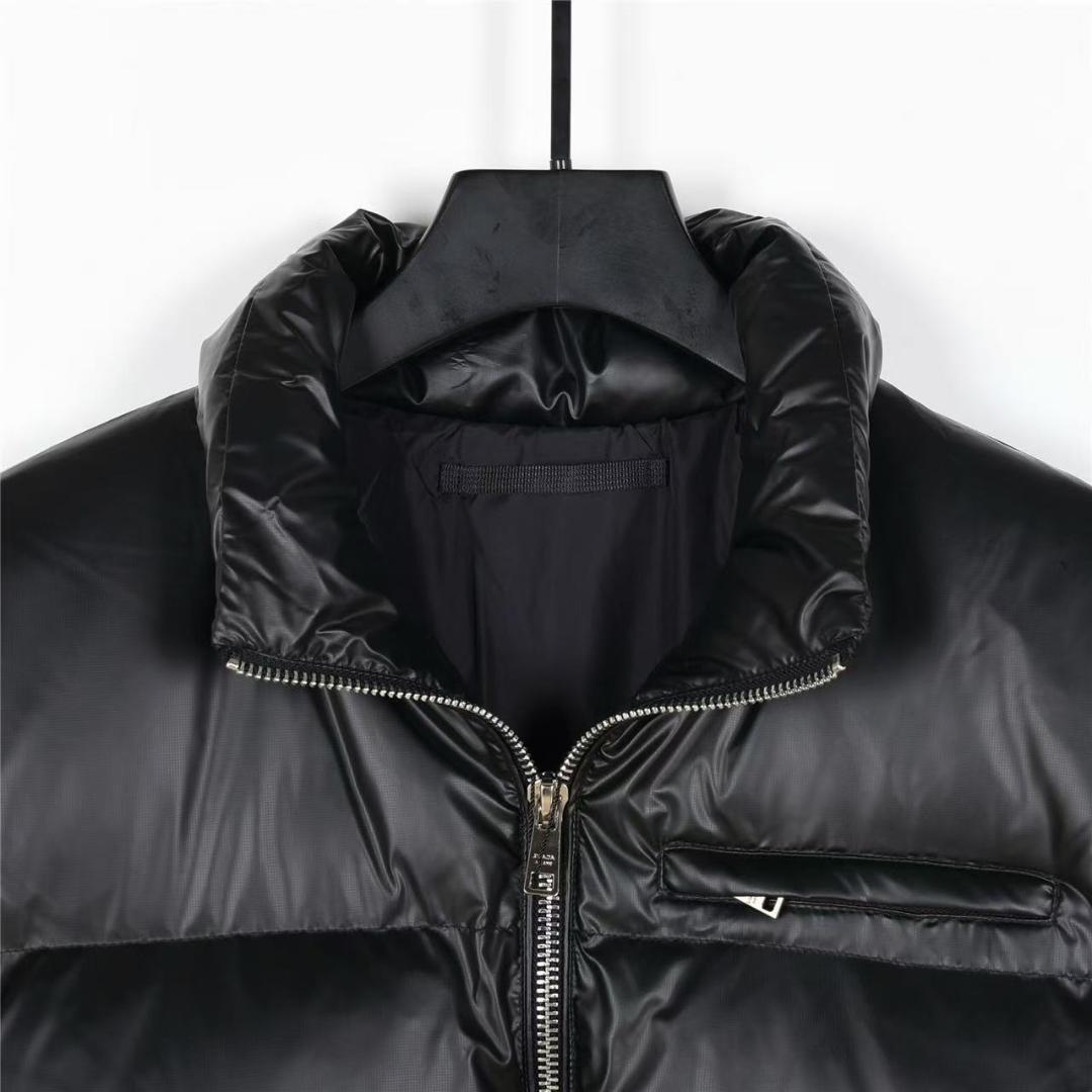 PRADAブラックダウンジャケット ショート丈