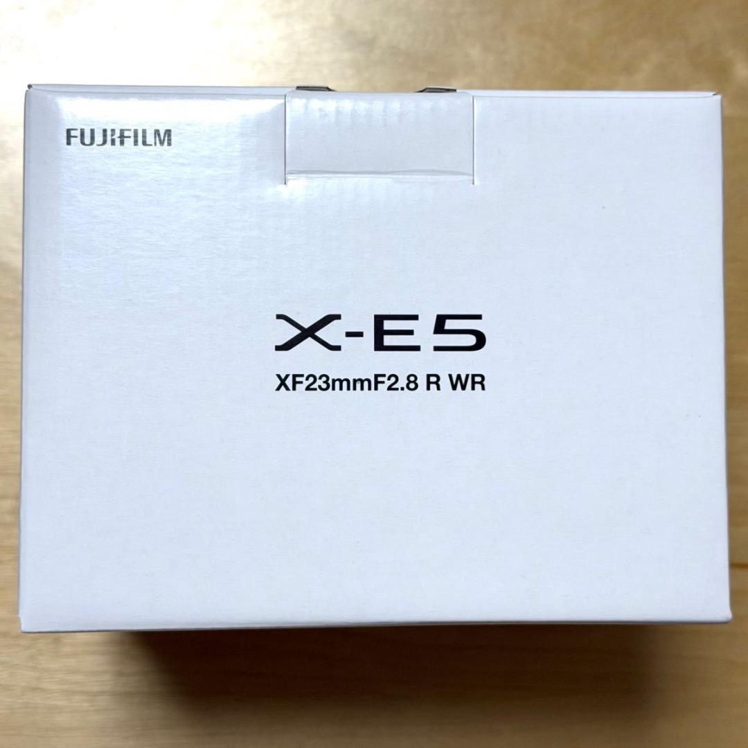 FUJIFILM X-E5 シルバー ボディのみ 27年8月まで保証付き