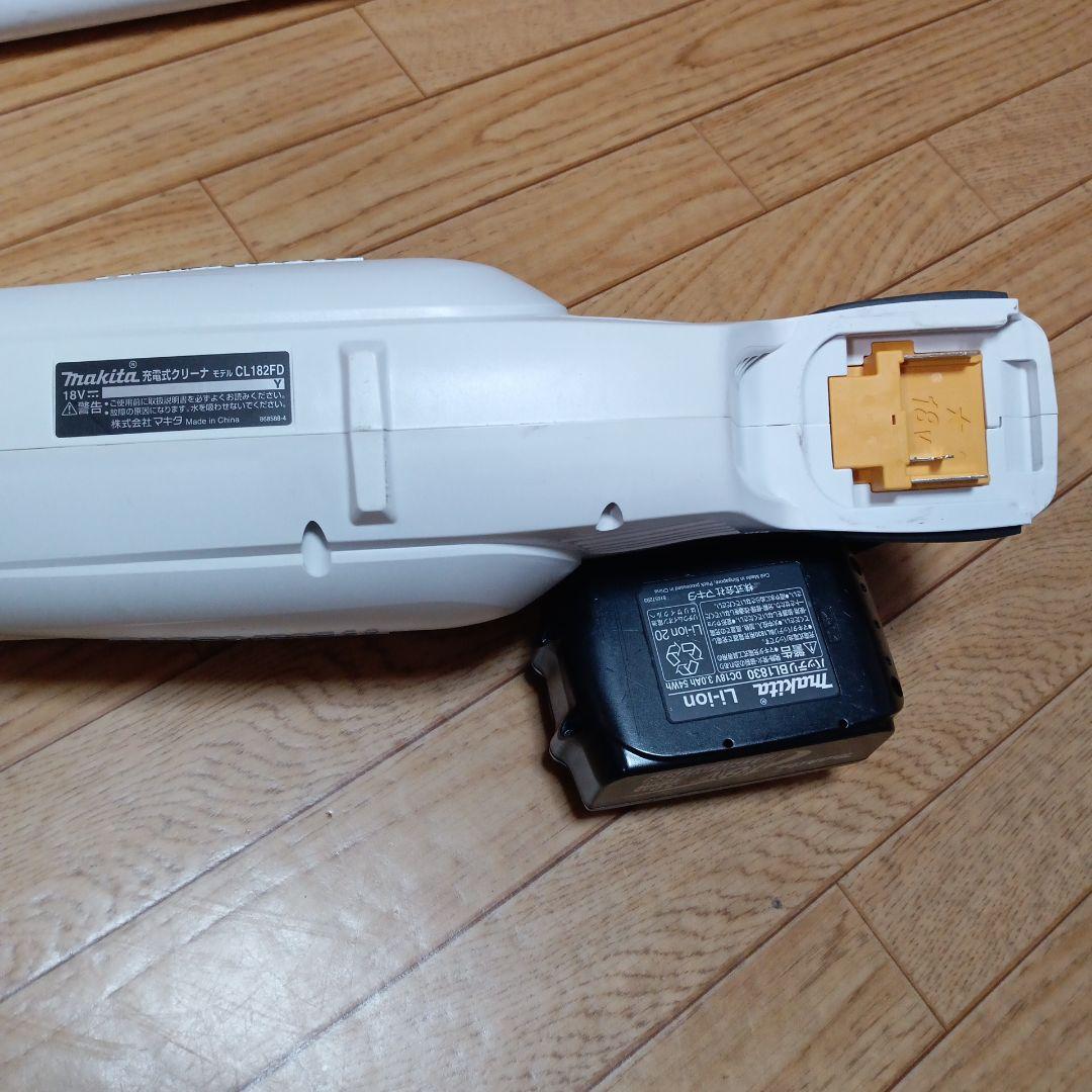 マキタ18V充電式クリーナーCL182FD純正バッテリー、純正急速充電器付
