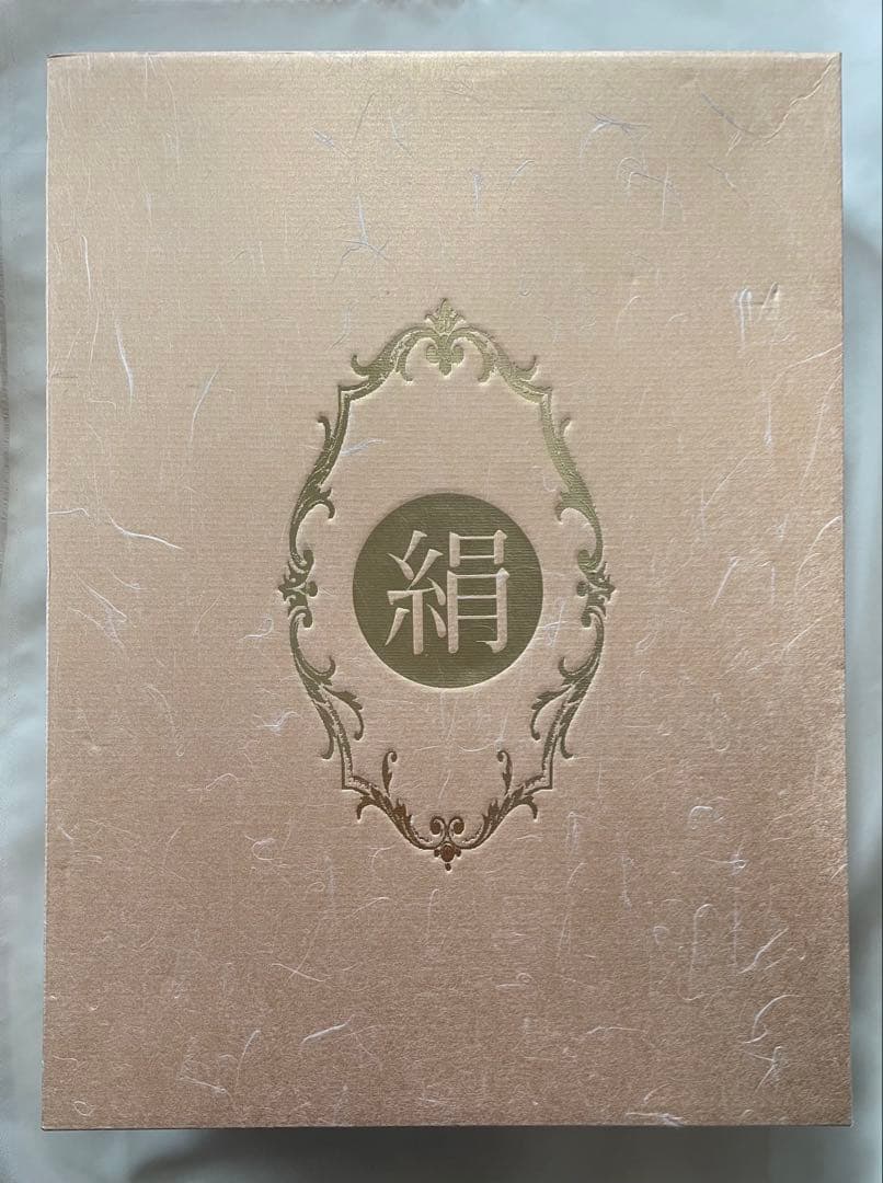 タグ付き新品　 シルク100% 毛布 ブランケット　日本製　箱入り