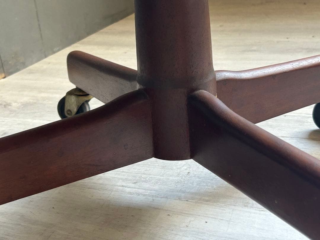 クラシック　アームチェア　ヴィンテージ　レザー　キャスター付　デスクチェア　IG