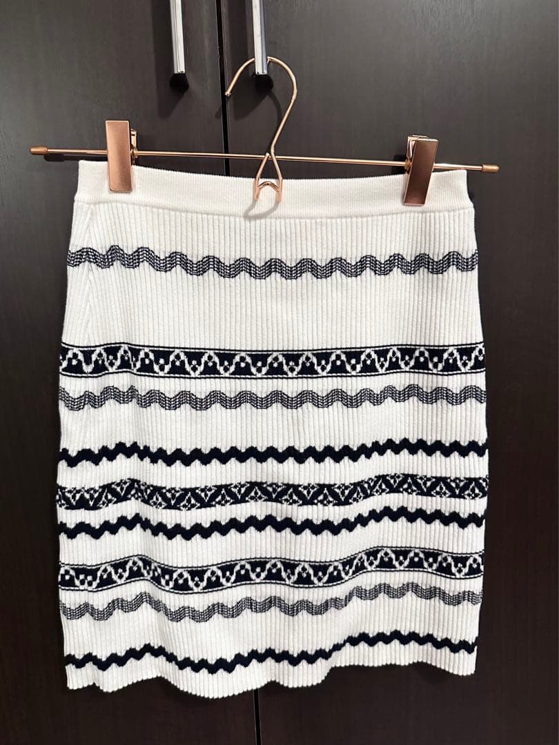 Louis Vuitton スカラップストライプニットスカート