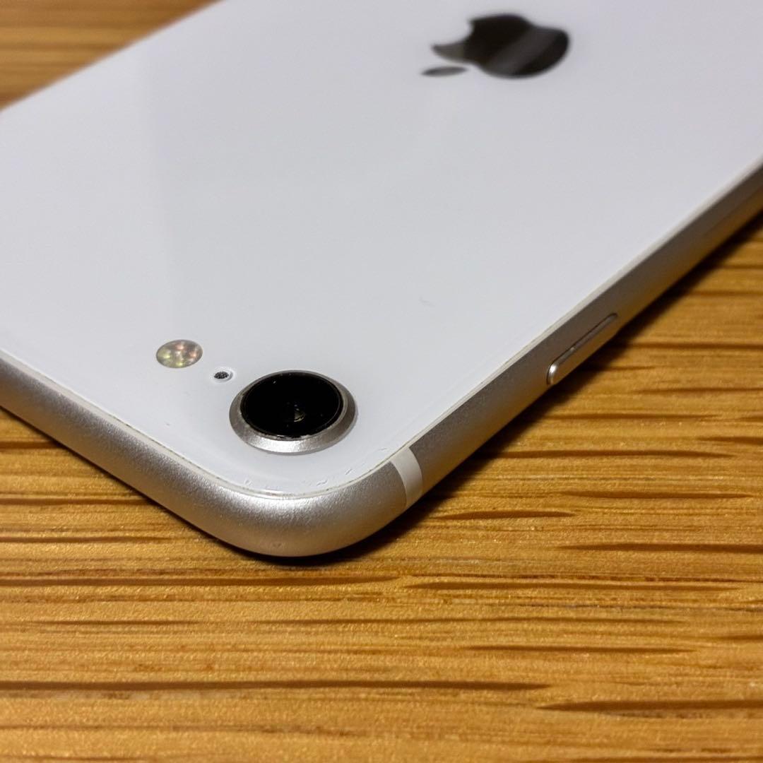 Ya17700 iPhone SE第3世代64GB SIMフリー　美品