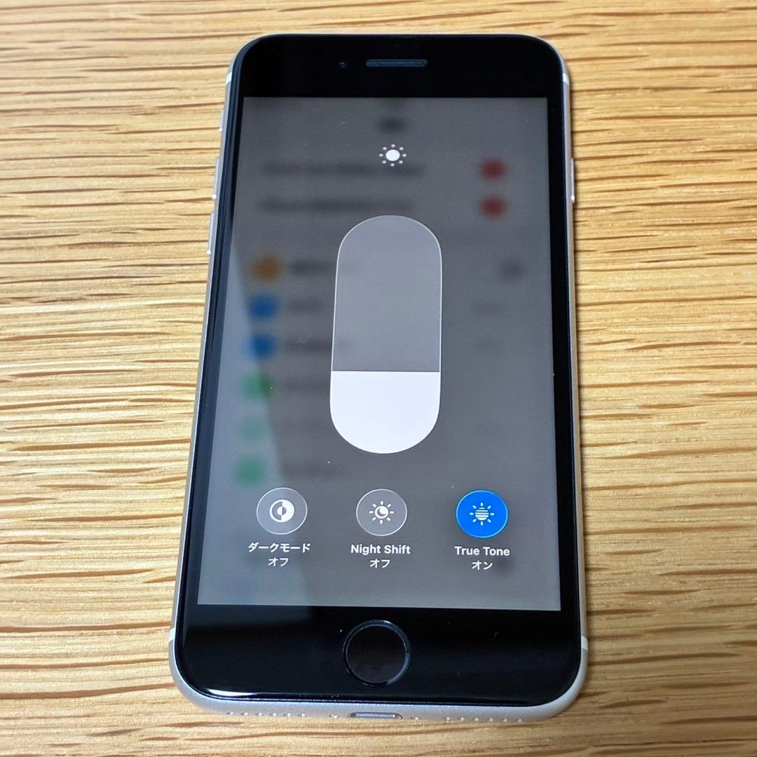 Ya17700 iPhone SE第3世代64GB SIMフリー　美品