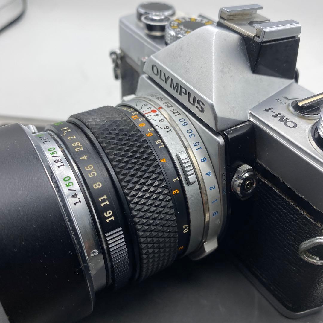 オリンパス　OM 1 50 m m レンズ付き