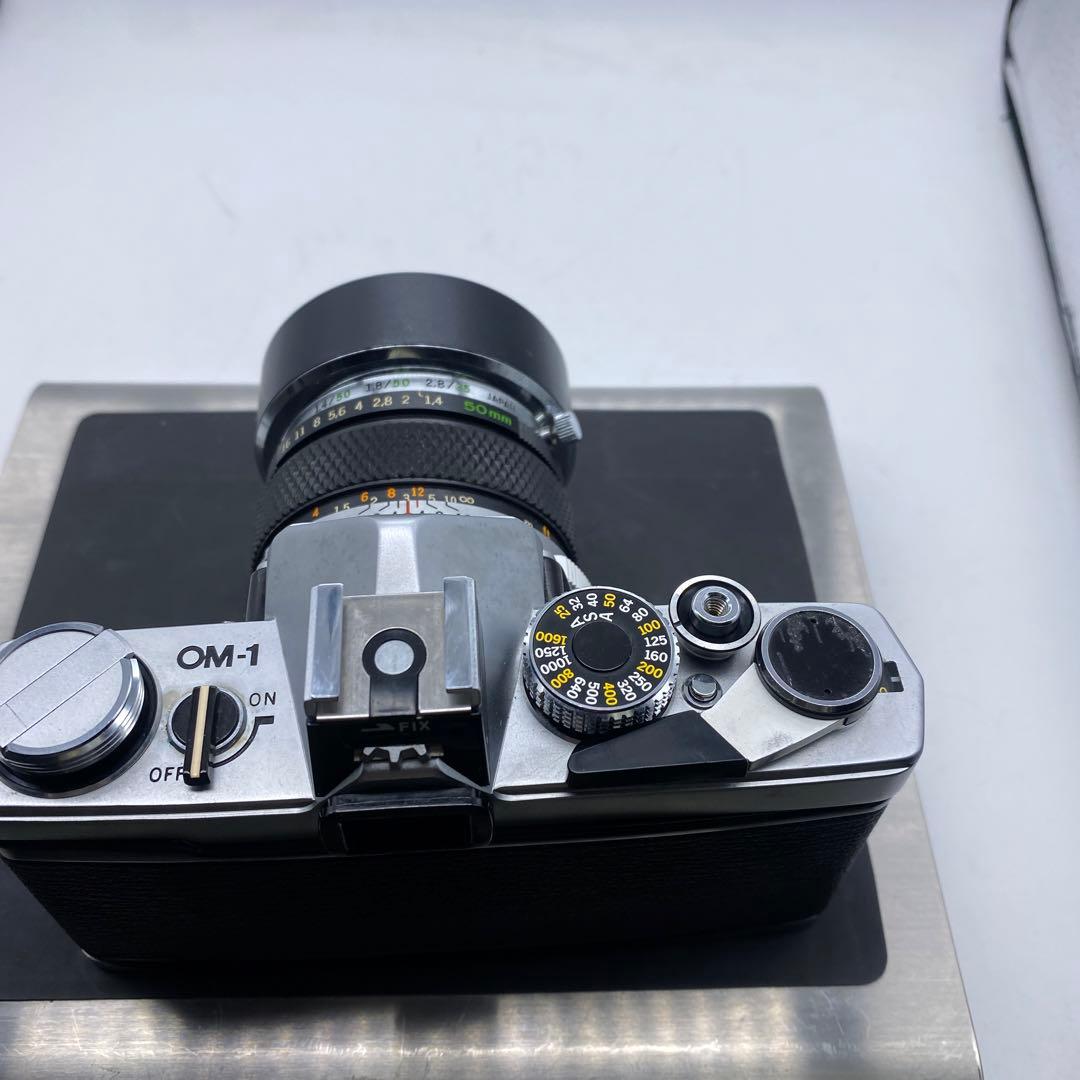 オリンパス　OM 1 50 m m レンズ付き