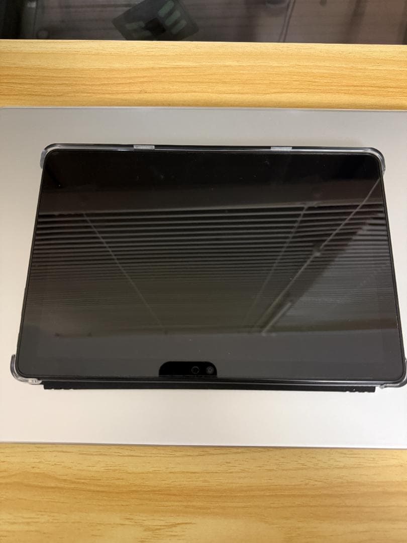 【タブレット】Amazon Fire HD 10 ブラック（スタンド付き）