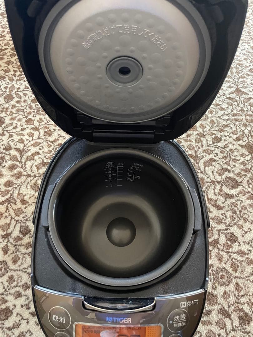 マ*ん様 TIGER IH炊飯器 炊きたて JKT-B3 ブラウン 5.5合炊き