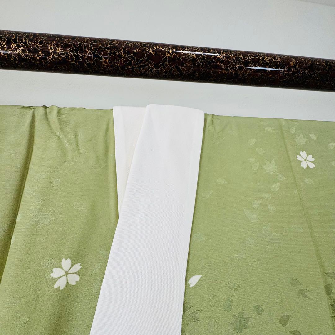 超美品　正絹　長襦袢　袖無双　現代　着物　和装　126裄65　黄緑　桜　ワイド