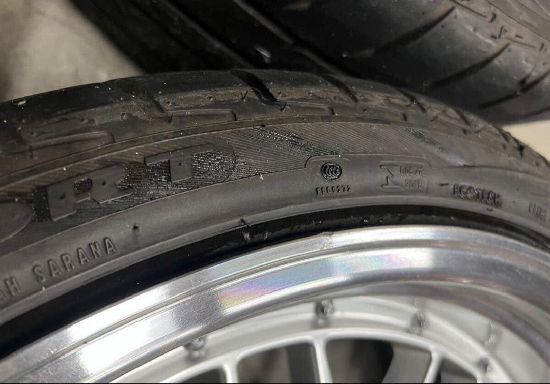 20インチホイール　タイヤ付き