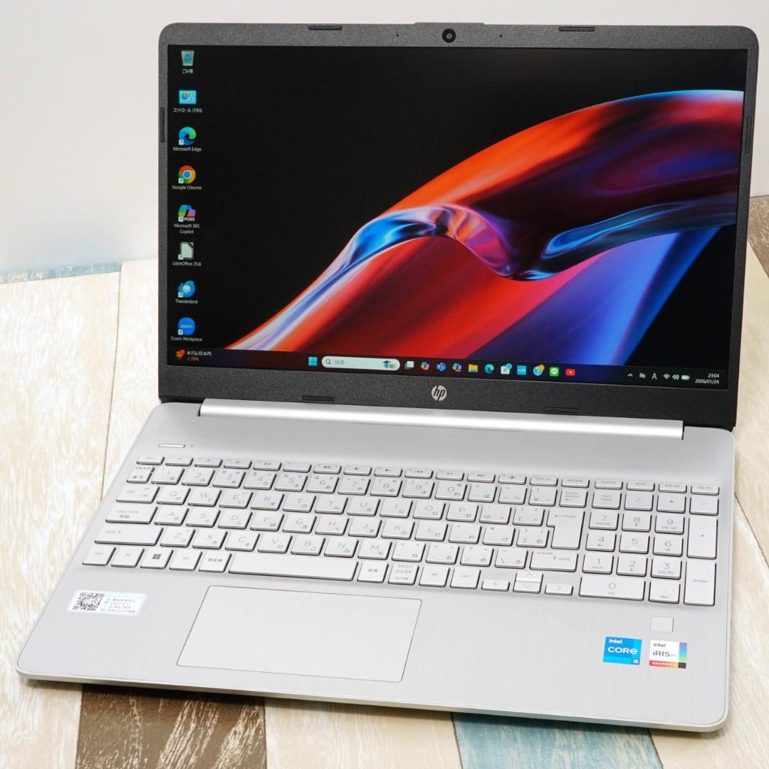 未使用に近い２０２３年製の軽量１５インチ✨超高速ＳＳＤ＆大容量メモリ✨ＩＰＳ液晶