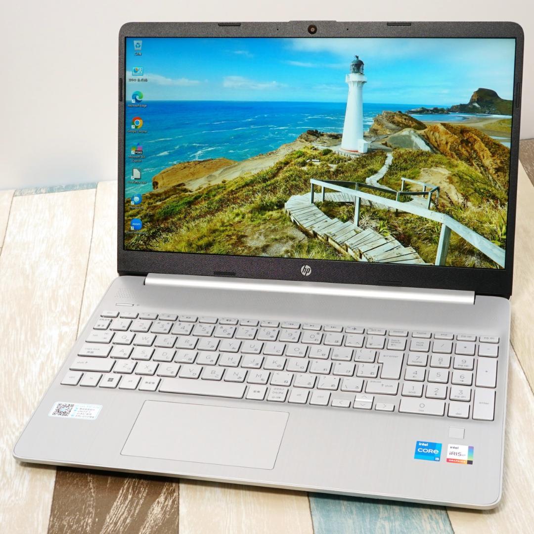 未使用に近い２０２３年製の軽量１５インチ✨超高速ＳＳＤ＆大容量メモリ✨ＩＰＳ液晶