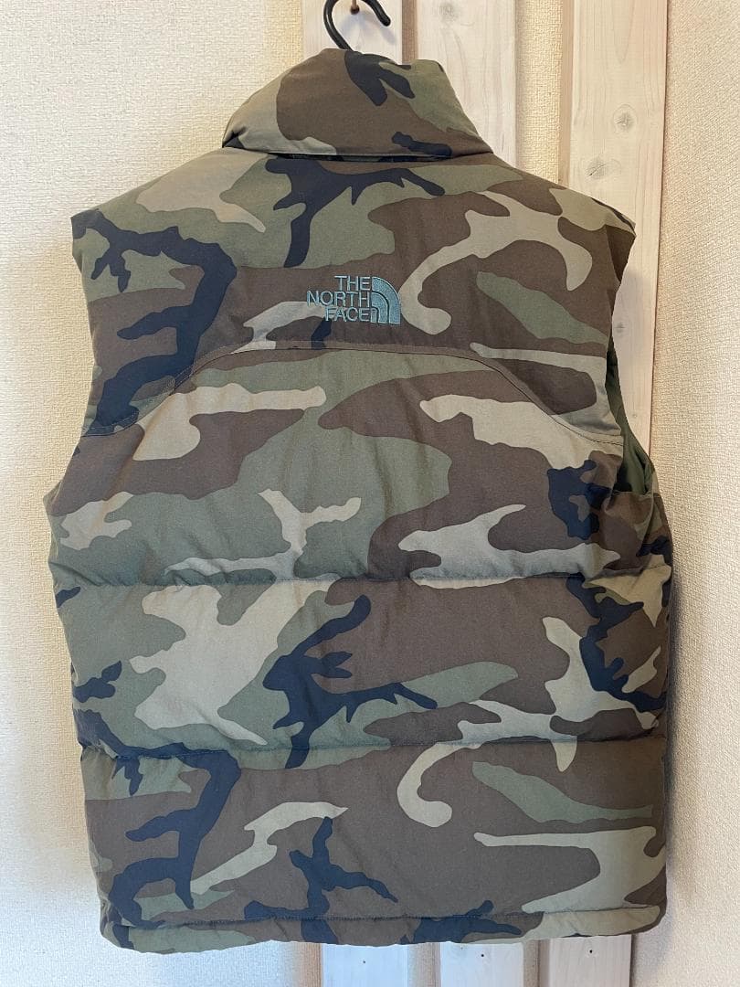 【値下げ】ノースフェイス 未使用 カモフラージュ迷彩ダウンベスト メンズS