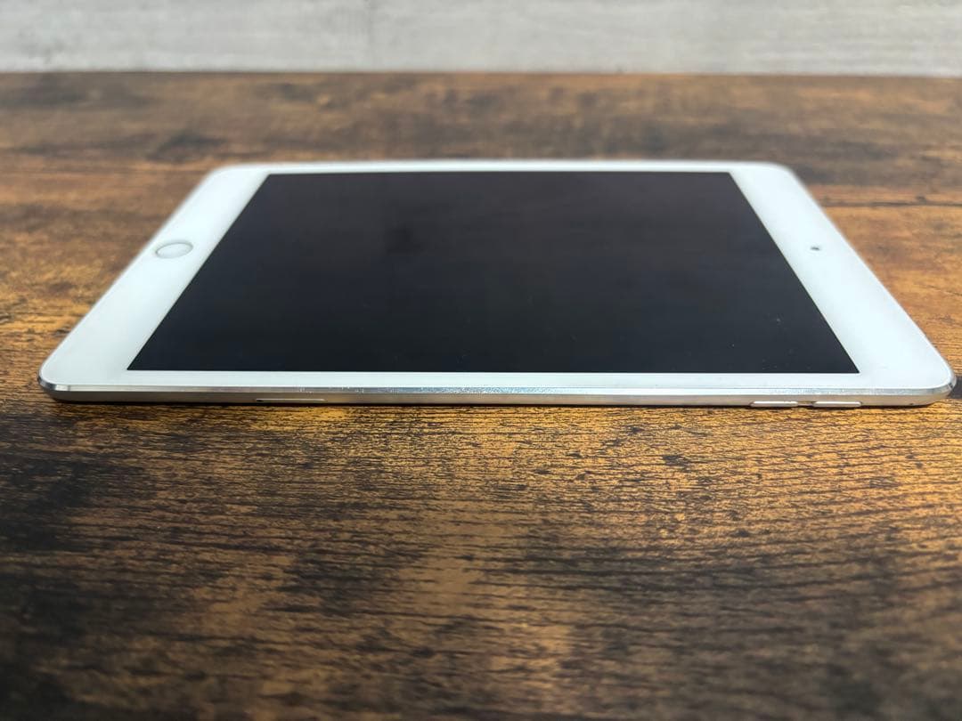 Apple iPad mini シルバー 本体　128GB セルラーモデル