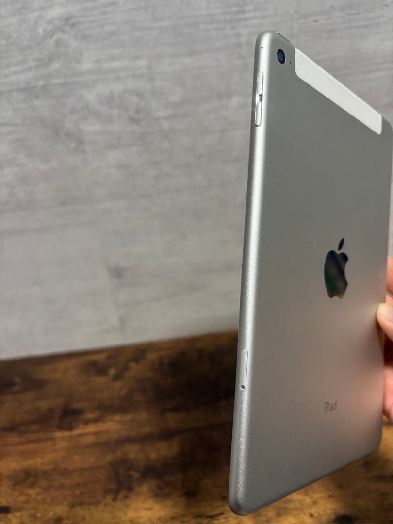 Apple iPad mini シルバー 本体　128GB セルラーモデル
