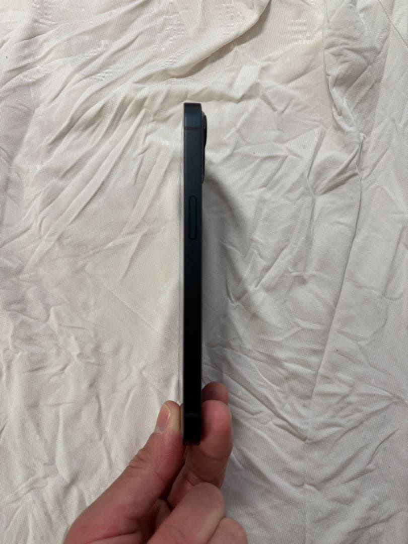 Apple iPhone 13 本体 充電ケーブル付き