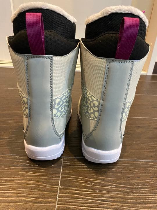 スノーブーツ　ノースウェーブ　ダリア