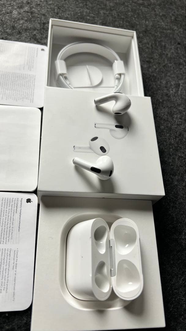 イヤホン Apple AirPods (3rd generation)