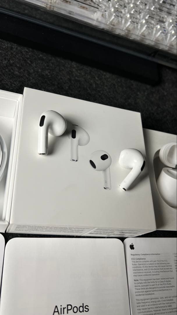 イヤホン Apple AirPods (3rd generation)