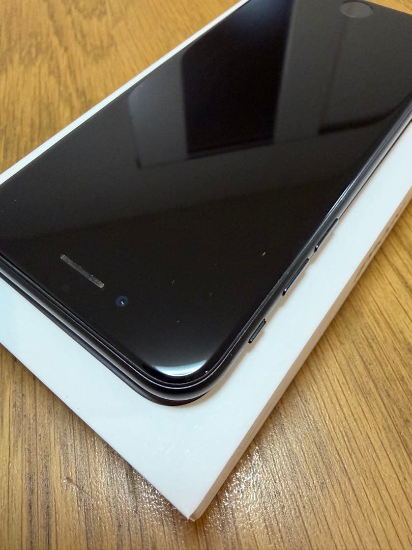 kingsakura8008　iPhone SE 第2世代 64GB