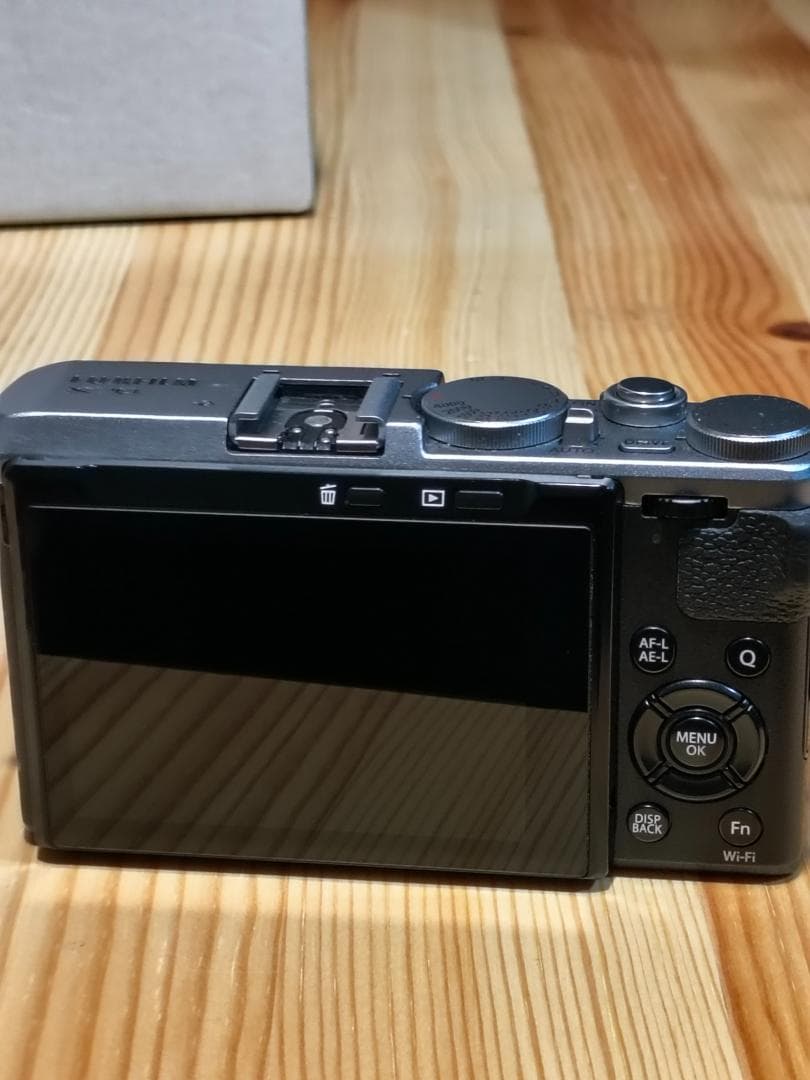 Fujifilm X70 ワイコン付き 富士フイルム コンパクトデジタルカメラ