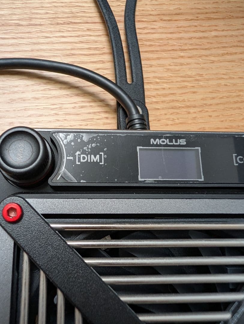 美品 ZHIYUN MOLUS G200 200W ビデオライト