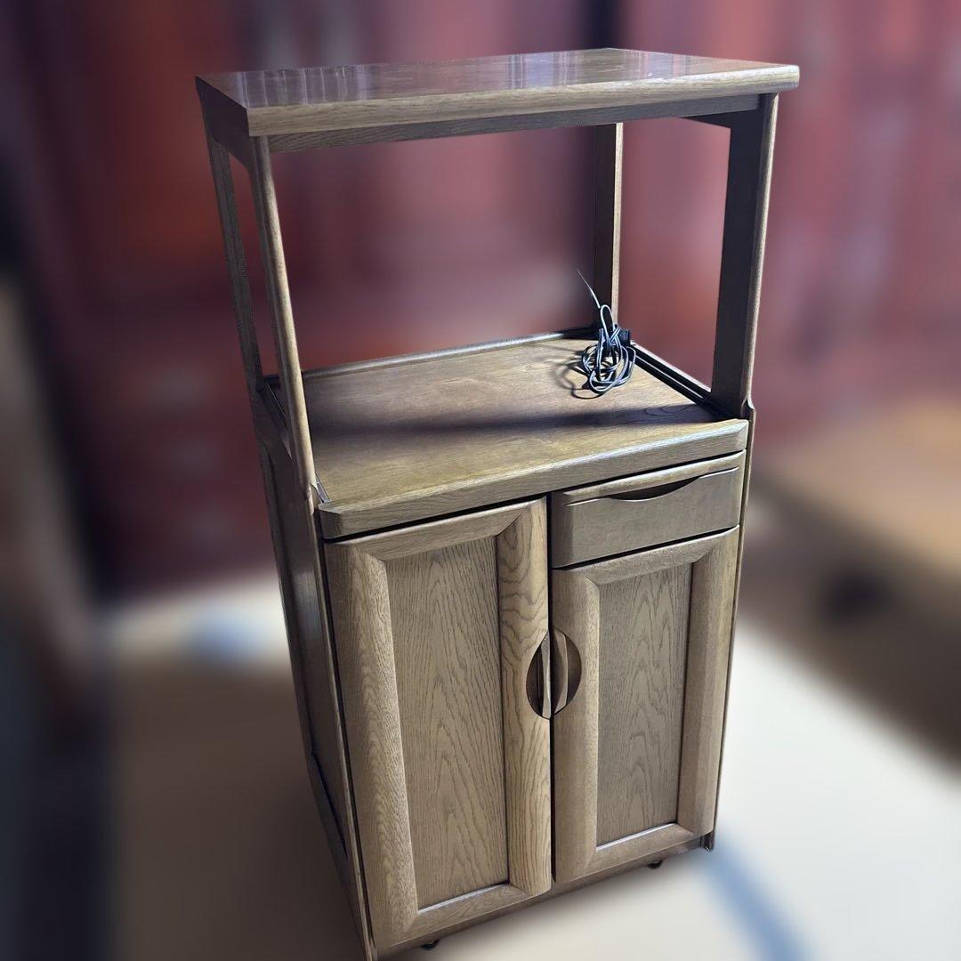 カリモク　　レンジボード・レンジ台　キャスター付き 送料込み　配線付き