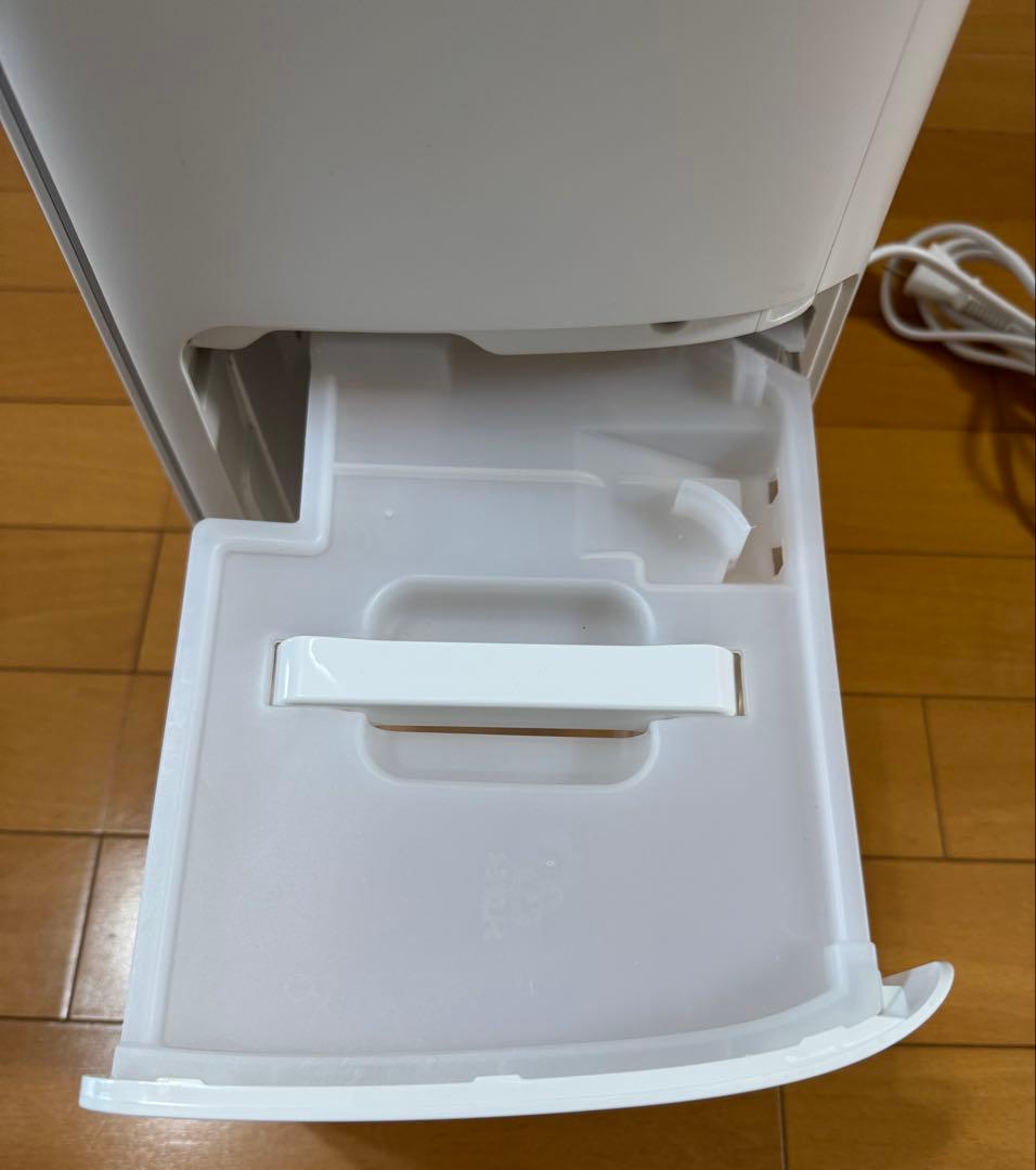 シャープ　ハイブリッド式 衣類乾燥除湿機 CV-SH150-W