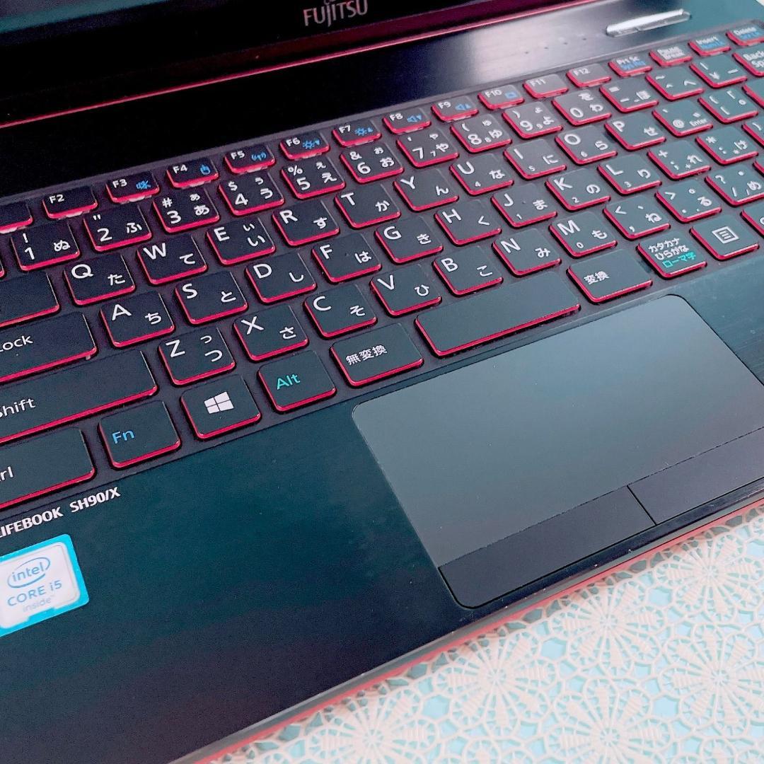 迷ったらコレ‼️タッチパネル✨️小型軽量！赤ノートパソコン快適SSD✨️薄型カメラ付き