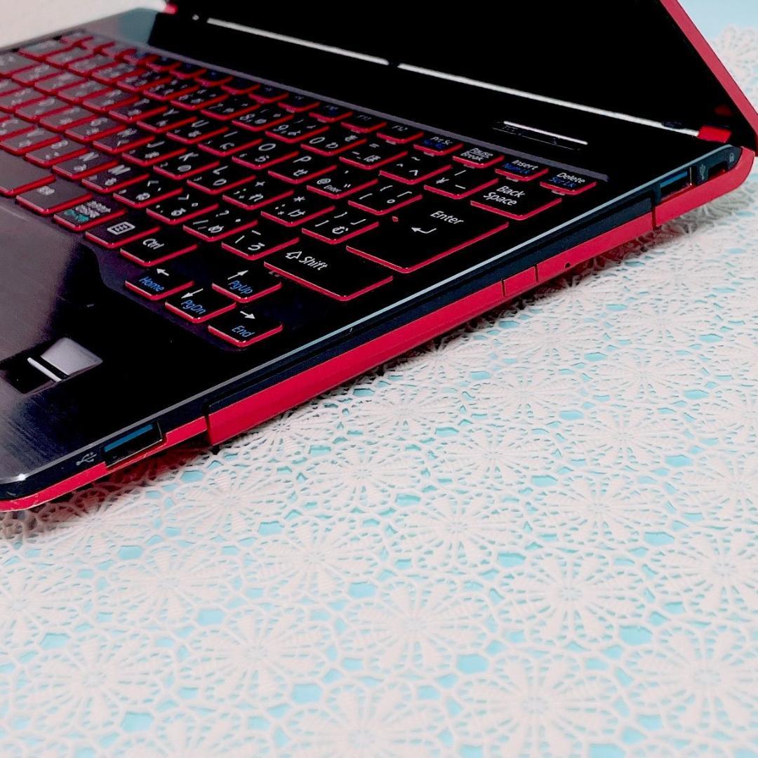 迷ったらコレ‼️タッチパネル✨️小型軽量！赤ノートパソコン快適SSD✨️薄型カメラ付き