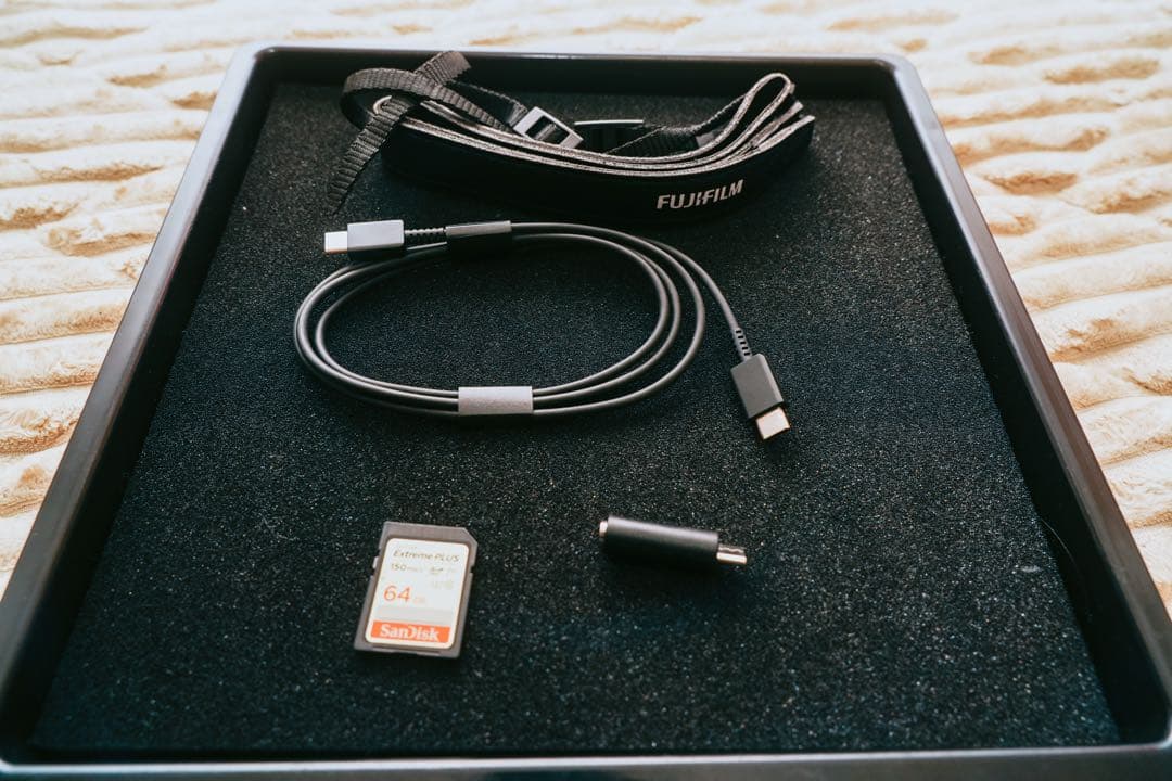 Fujifilm X-E4 ミラーレスカメラ 本体