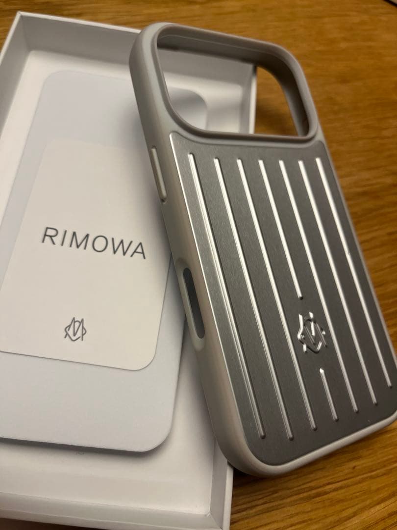 【購入レシート付き】RIMOWA iPhone17 Pro ケース　アルミニウム