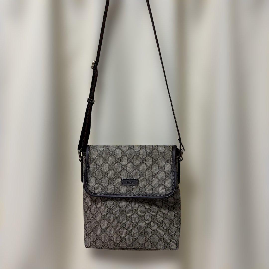 GUCCI ショルダーパック　美品