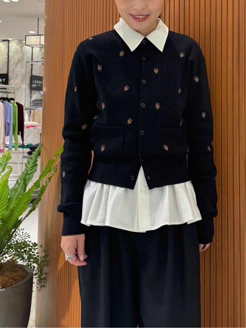 CABaN コットンカシミヤ フラワーエンブロイダリーカーディガン　ブラック系