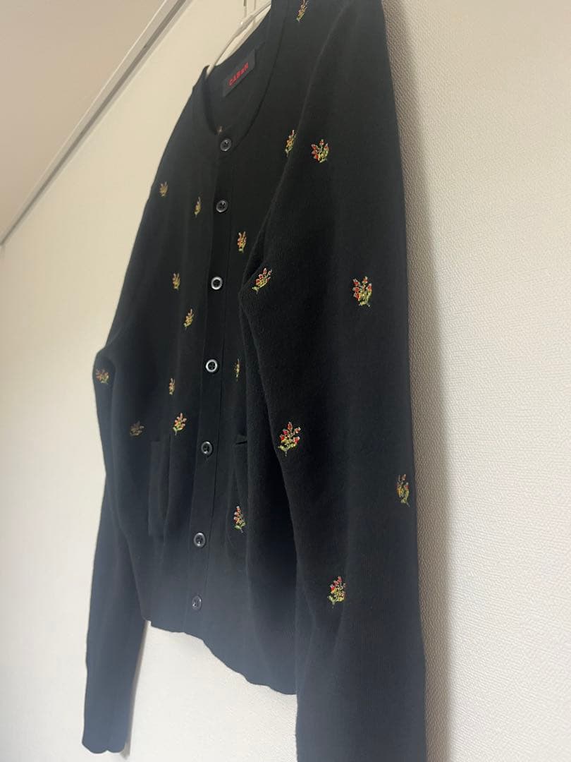 CABaN コットンカシミヤ フラワーエンブロイダリーカーディガン　ブラック系